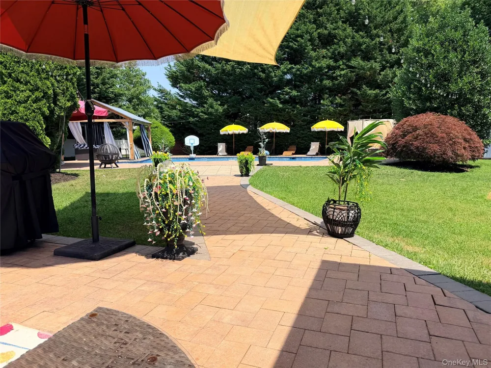 703 Lincoln Avenue Sayville, NY 11782