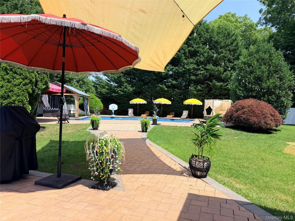 703 Lincoln Avenue Sayville, NY 11782