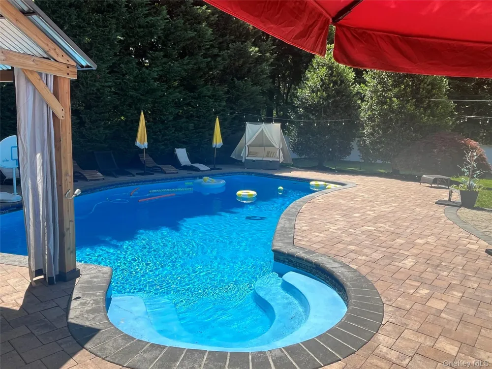 703 Lincoln Avenue Sayville, NY 11782