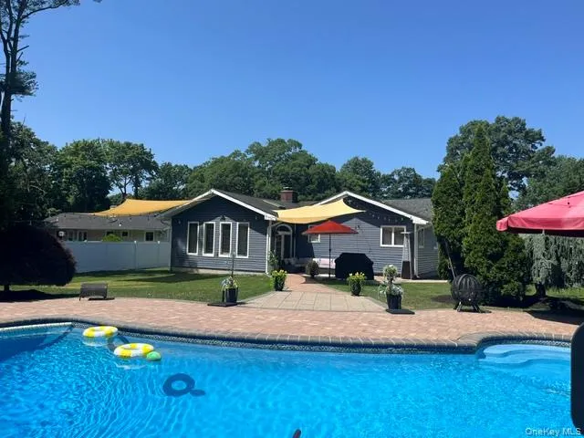703 Lincoln Avenue Sayville, NY 11782