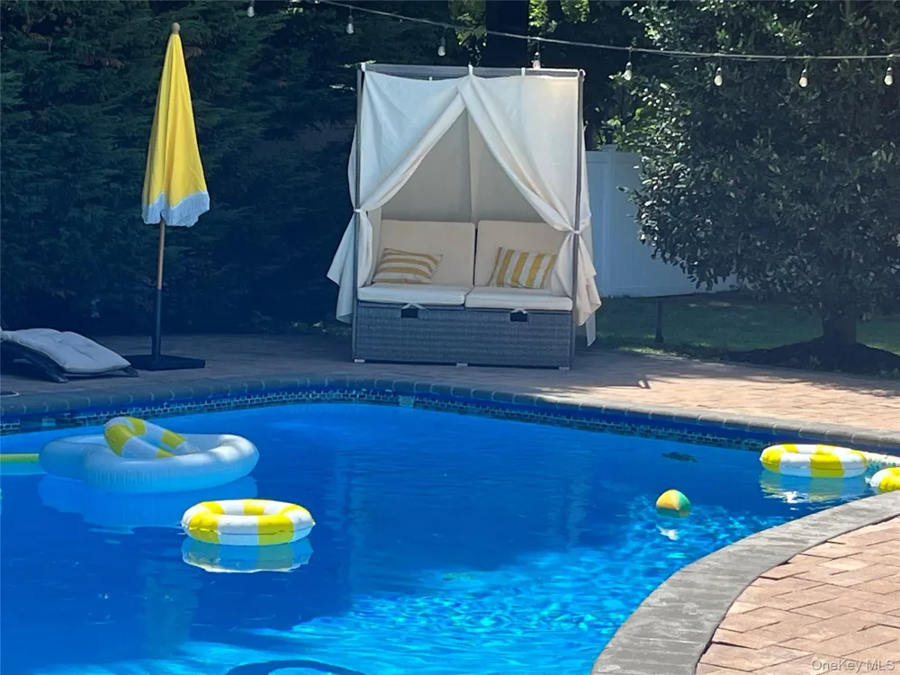 703 Lincoln Avenue Sayville, NY 11782