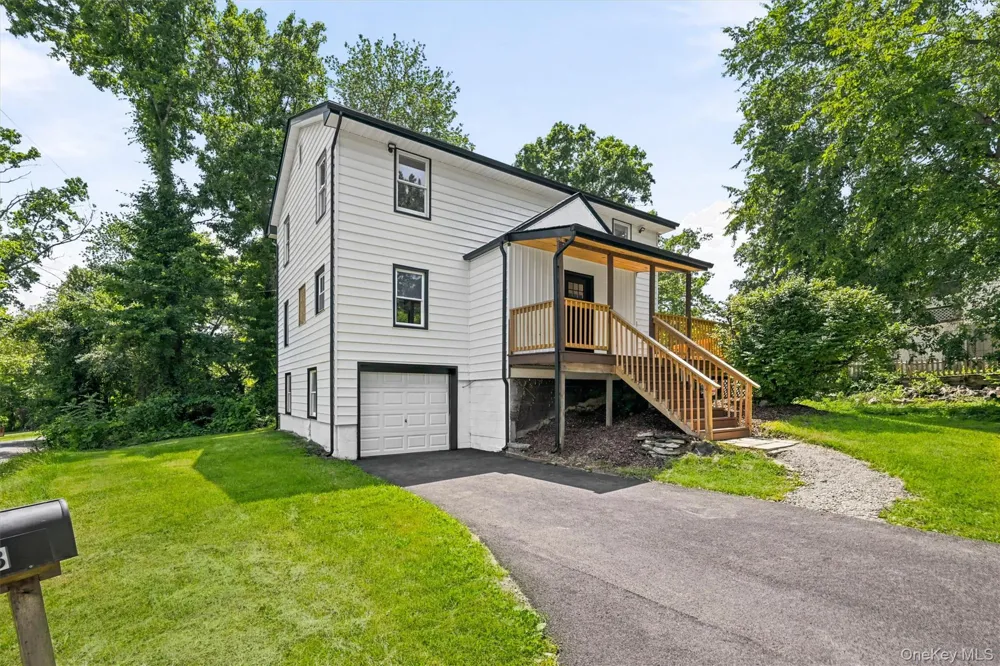 8 E Green Road Rock Tavern, NY 12575