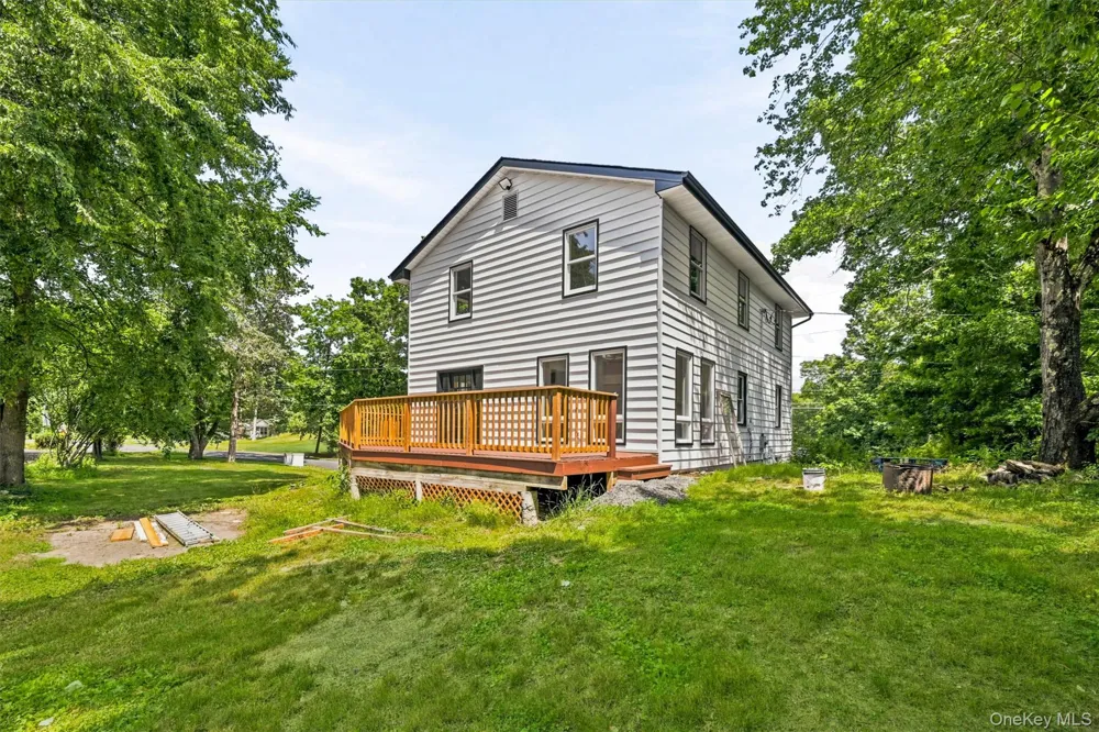 8 E Green Road Rock Tavern, NY 12575