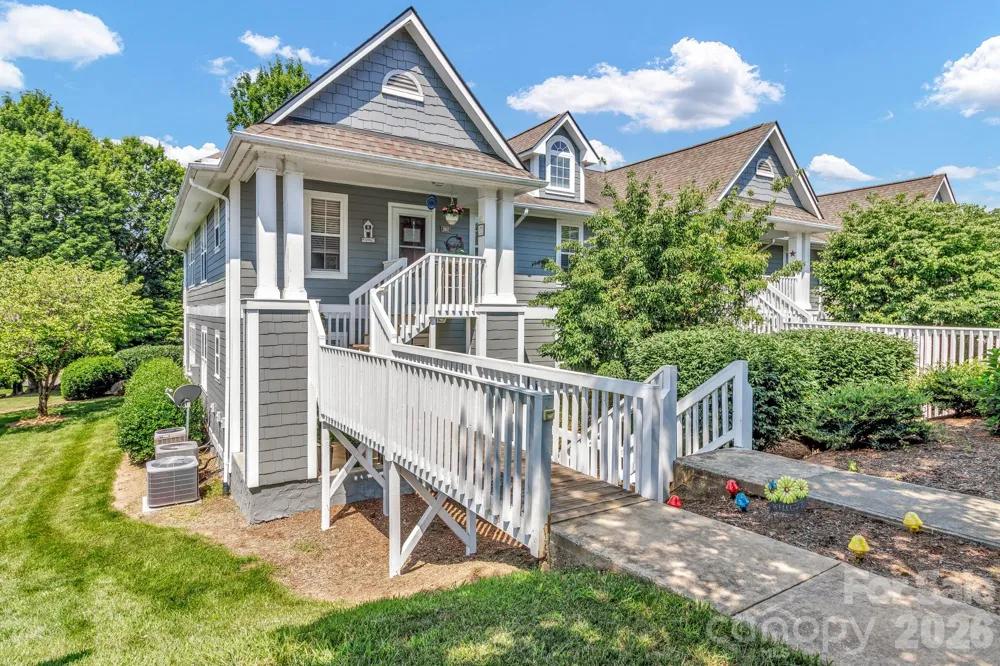 2601 Sagamore Lane Asheville, NC 28806