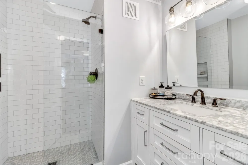 2601 Sagamore Lane Asheville, NC 28806