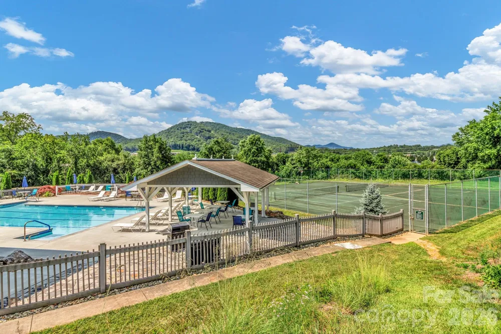 2601 Sagamore Lane Asheville, NC 28806