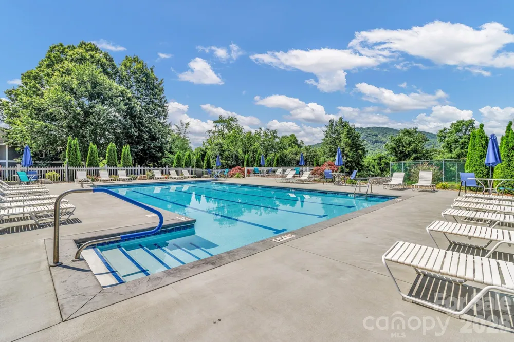 2601 Sagamore Lane Asheville, NC 28806
