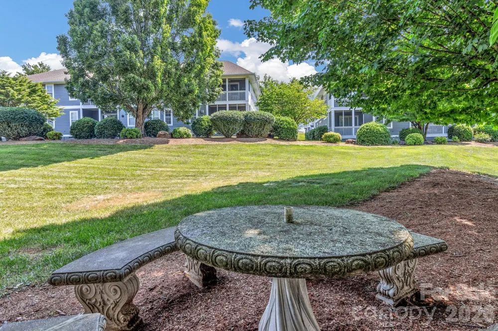 2601 Sagamore Lane Asheville, NC 28806