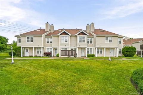 2119 Whispering Hills