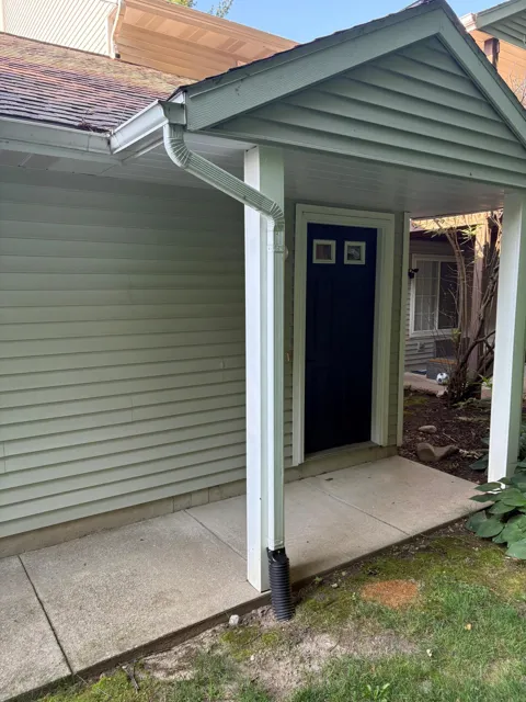 217 Hunters Lane NE #6