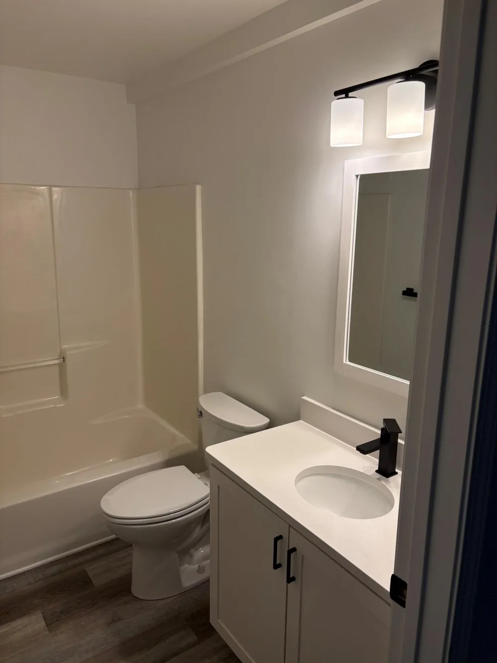 217 Hunters Lane NE #6 Rockford, MI 49341