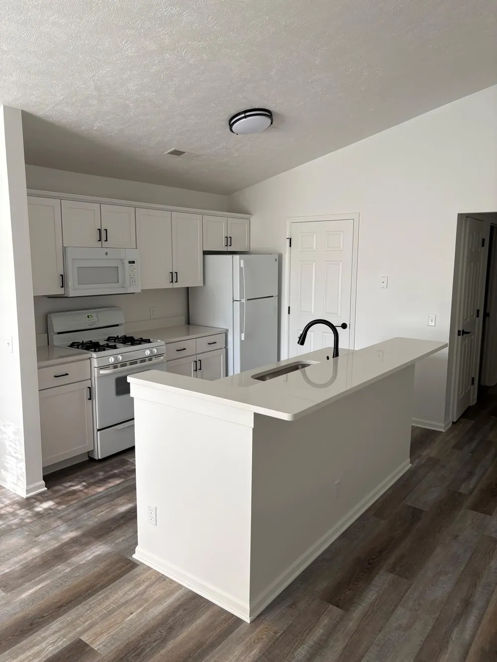 217 Hunters Lane NE #6 Rockford, MI 49341