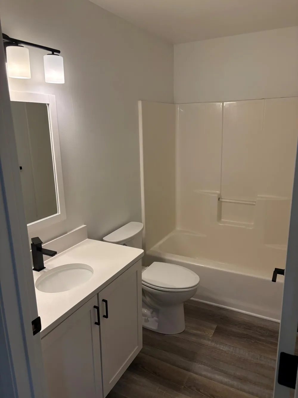 217 Hunters Lane NE #6 Rockford, MI 49341