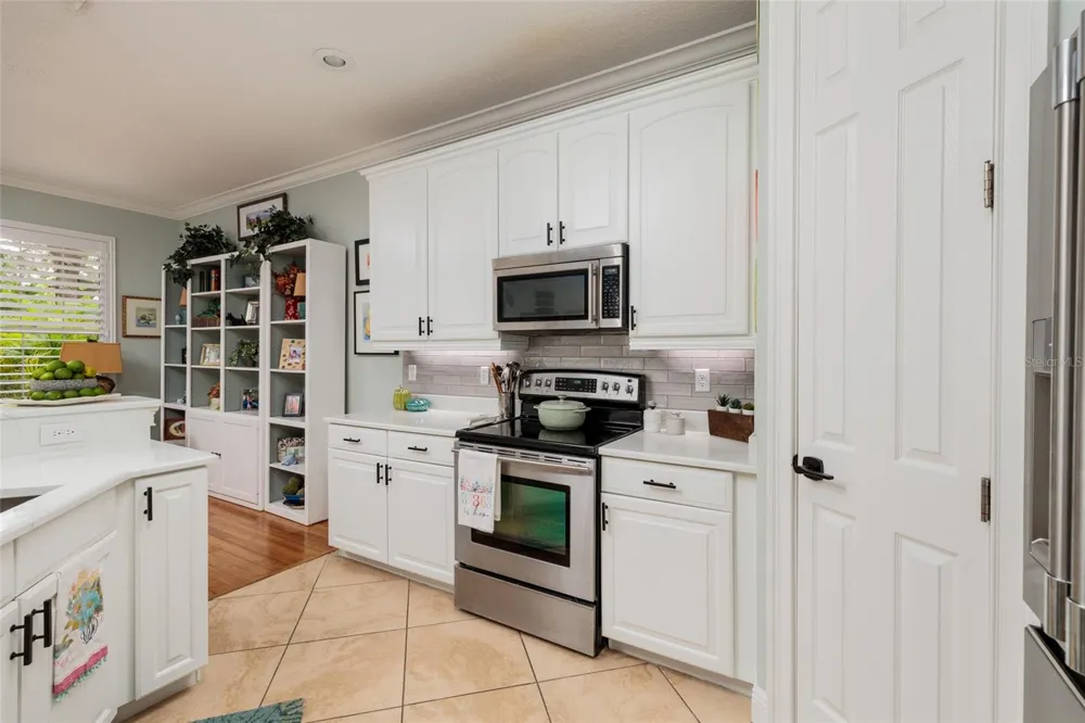 190 BANYAN BAY DRIVE St Petersburg, FL 33705