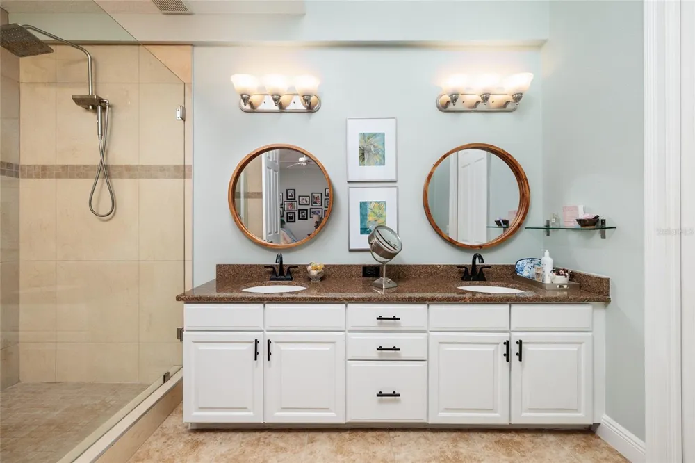190 BANYAN BAY DRIVE St Petersburg, FL 33705