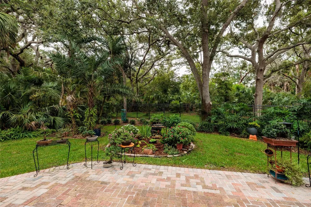 190 BANYAN BAY DRIVE St Petersburg, FL 33705