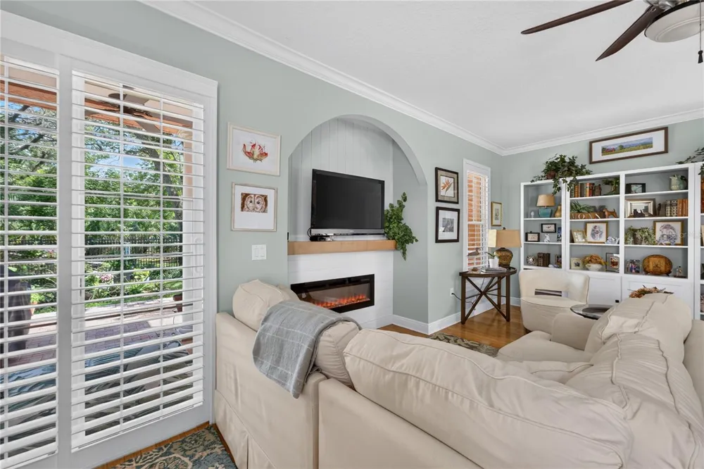190 BANYAN BAY DRIVE St Petersburg, FL 33705
