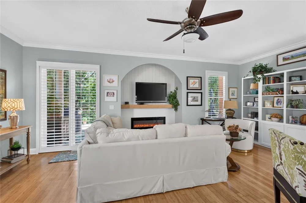 190 BANYAN BAY DRIVE St Petersburg, FL 33705