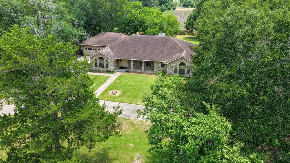 655 Farmers Road Brenham, TX 77833