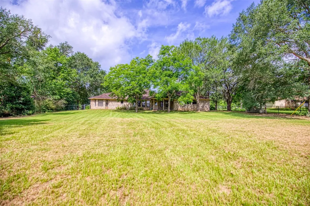 655 Farmers Road Brenham, TX 77833