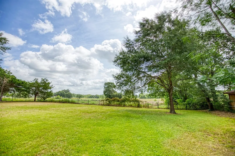 655 Farmers Road Brenham, TX 77833