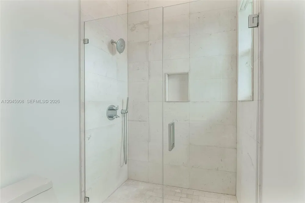3406 Ponce De Leon Blvd Coral Gables, FL 33134