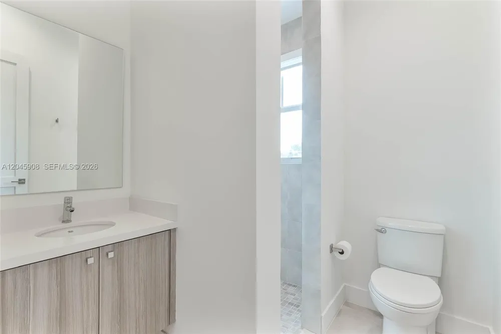 3406 Ponce De Leon Blvd Coral Gables, FL 33134