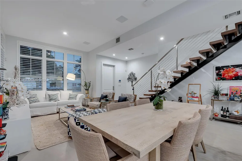 3406 Ponce De Leon Blvd Coral Gables, FL 33134