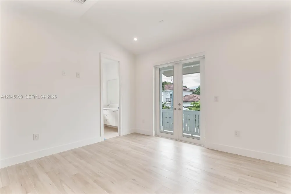 3406 Ponce De Leon Blvd Coral Gables, FL 33134