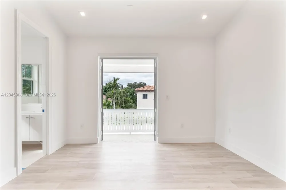 3406 Ponce De Leon Blvd Coral Gables, FL 33134