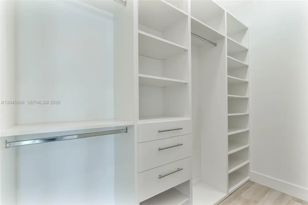 3406 Ponce De Leon Blvd Coral Gables, FL 33134