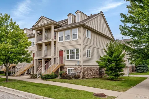 654 LYDIA LANE #48