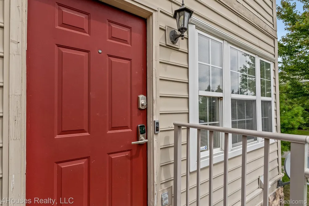 654 LYDIA LANE #48 Pontiac City, MI 48341