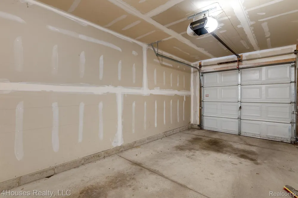 654 LYDIA LANE #48 Pontiac City, MI 48341
