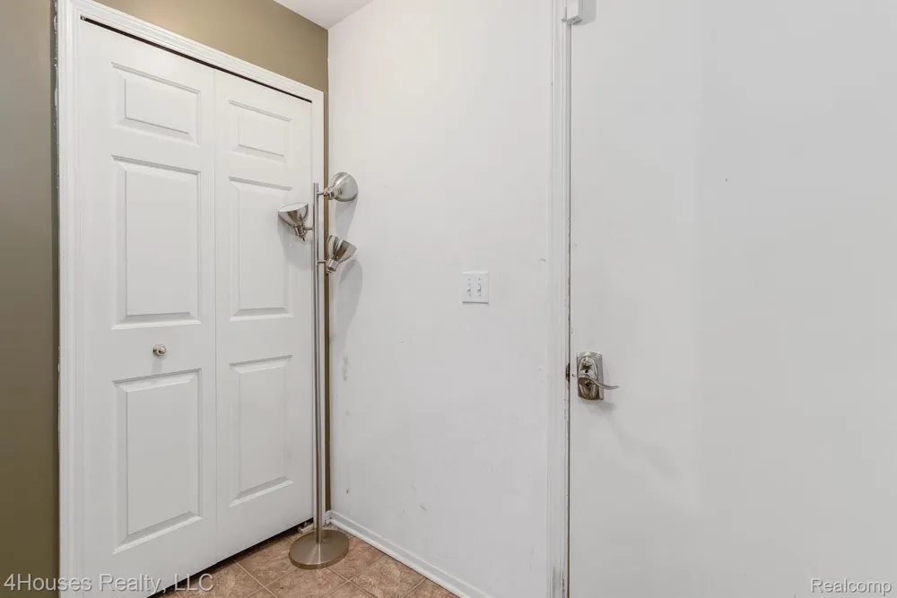 654 LYDIA LANE #48 Pontiac City, MI 48341