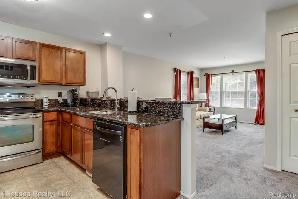 654 LYDIA LANE #48 Pontiac City, MI 48341