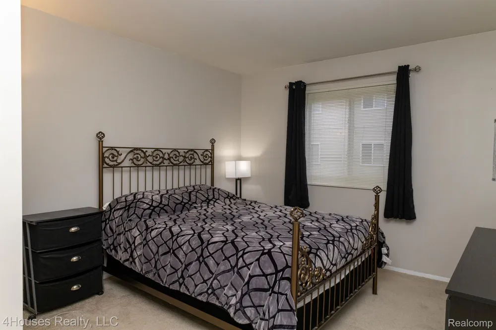 654 LYDIA LANE #48 Pontiac City, MI 48341