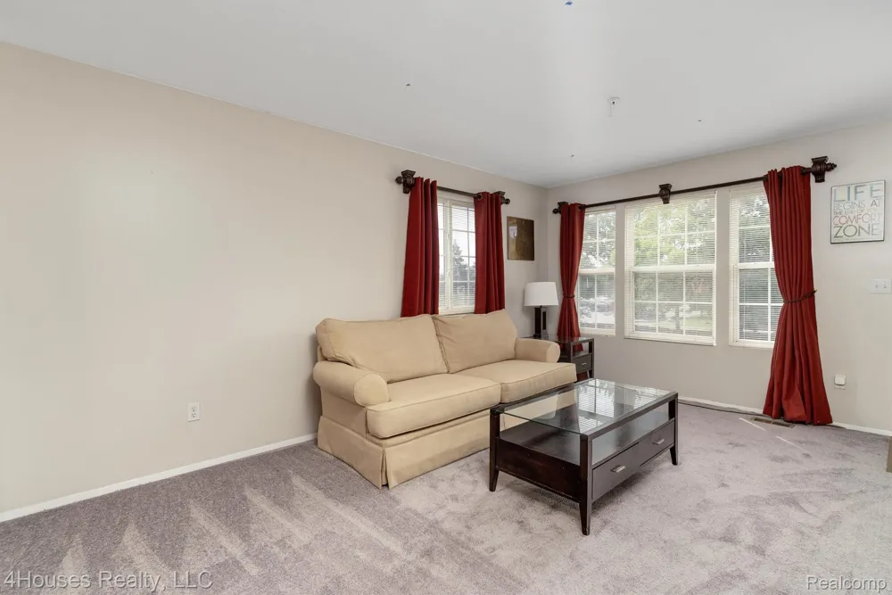 654 LYDIA LANE #48 Pontiac City, MI 48341