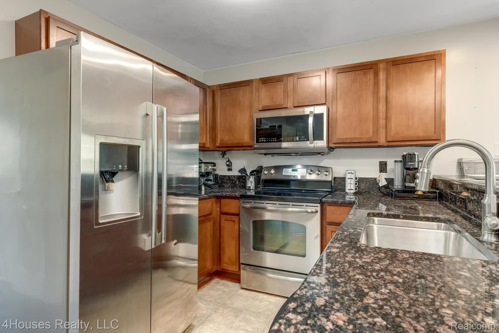 654 LYDIA LANE #48 Pontiac City, MI 48341