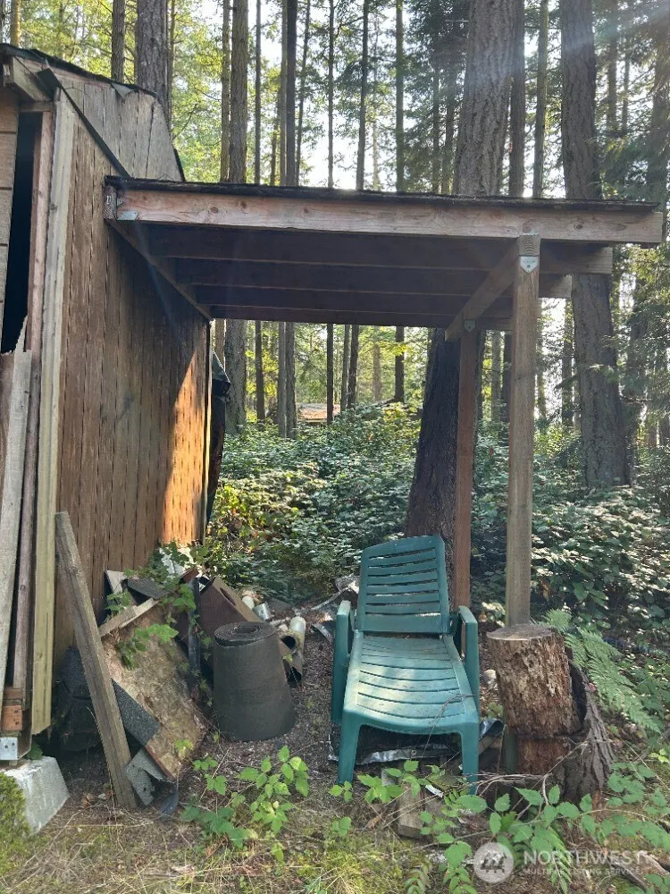 135 Chinook Way Center Island, WA 98221