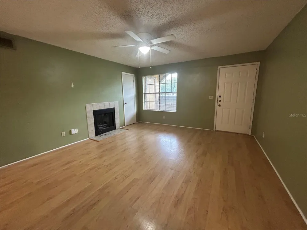 380 LAKEPOINTE DRIVE #202 Altamonte Springs, FL 32701