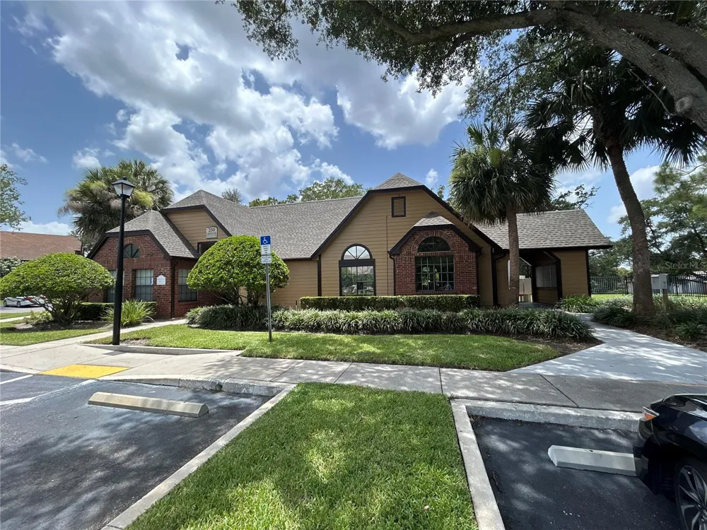 380 LAKEPOINTE DRIVE #202 Altamonte Springs, FL 32701