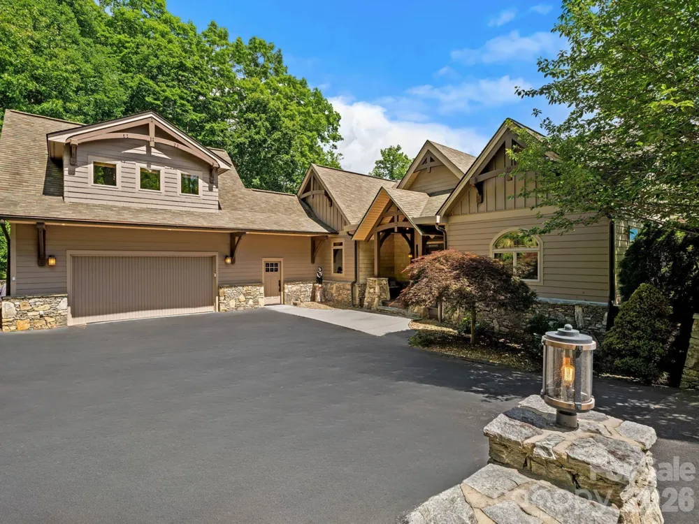 241 Glen Eagle Drive Waynesville, NC 28786