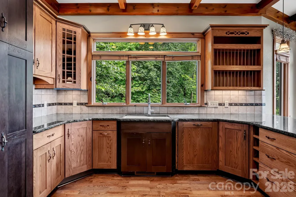 241 Glen Eagle Drive Waynesville, NC 28786