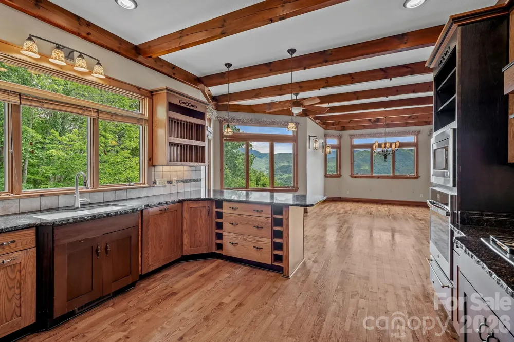 241 Glen Eagle Drive Waynesville, NC 28786
