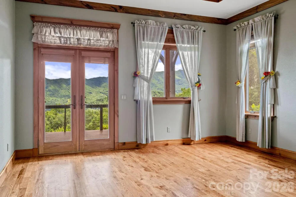241 Glen Eagle Drive Waynesville, NC 28786