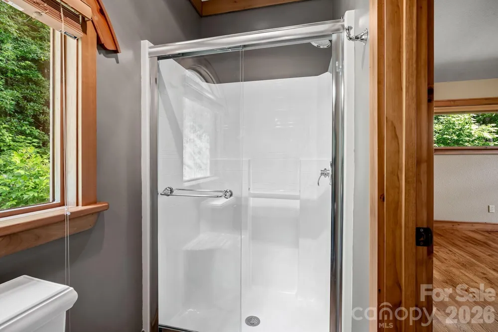 241 Glen Eagle Drive Waynesville, NC 28786