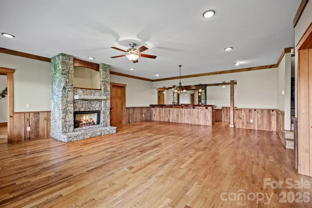 241 Glen Eagle Drive Waynesville, NC 28786