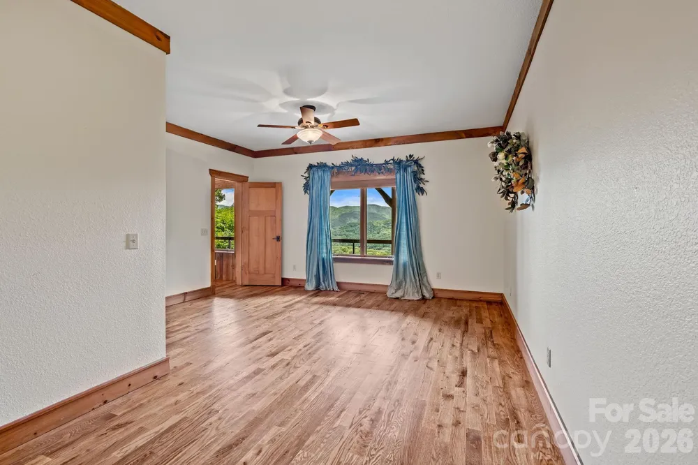 241 Glen Eagle Drive Waynesville, NC 28786
