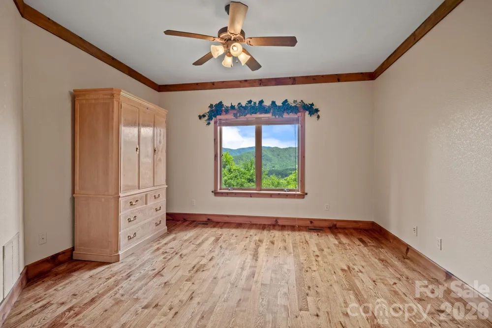 241 Glen Eagle Drive Waynesville, NC 28786